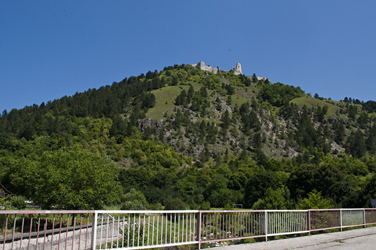achtick hrad z obce Viov